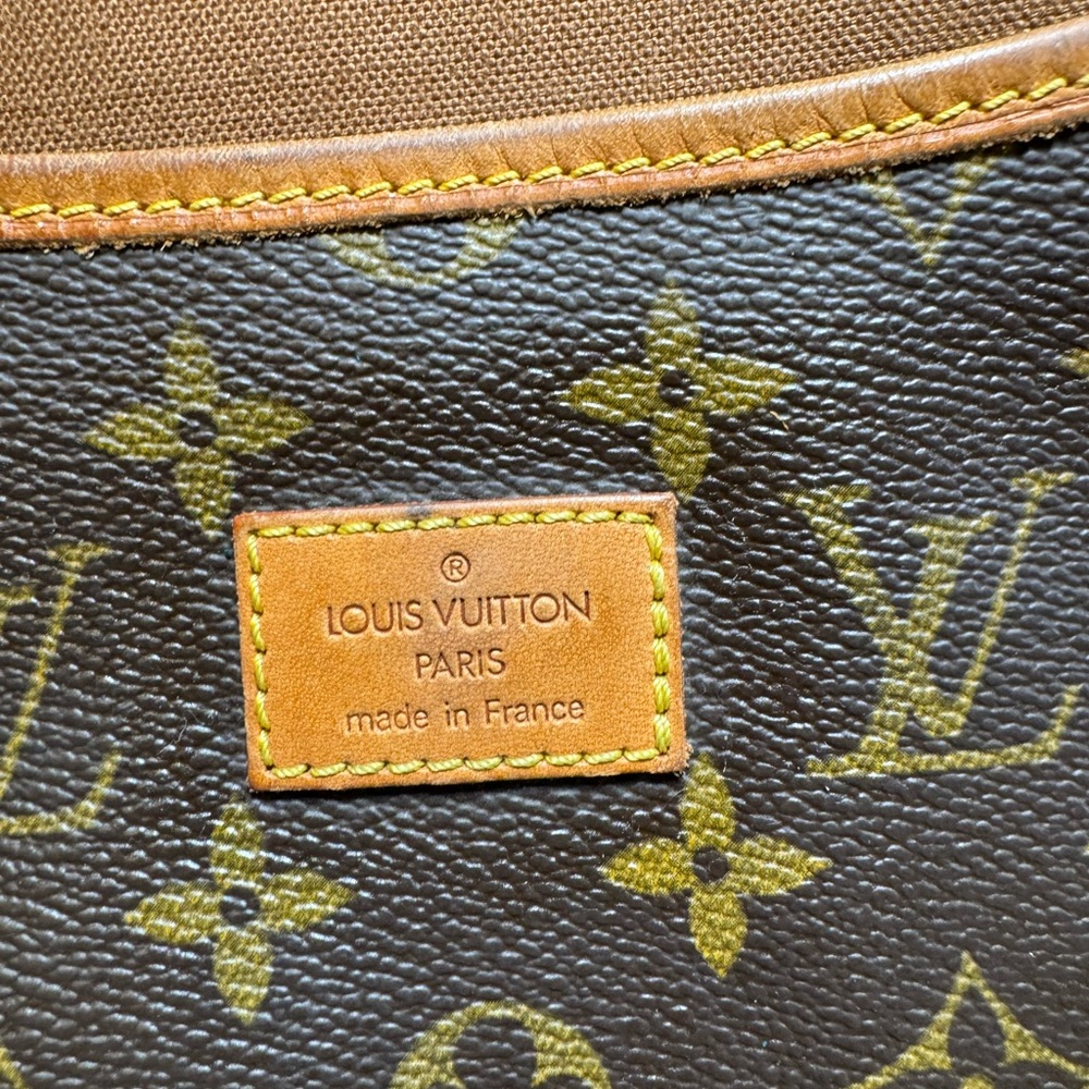 SOLD Louis Vuitton Saumur 35 Monogram Crossbody / Shoulder Bag - Picture 3 of 16